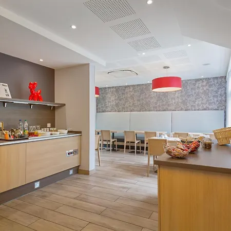 Pierre & La Petite Venise Apart-hotel