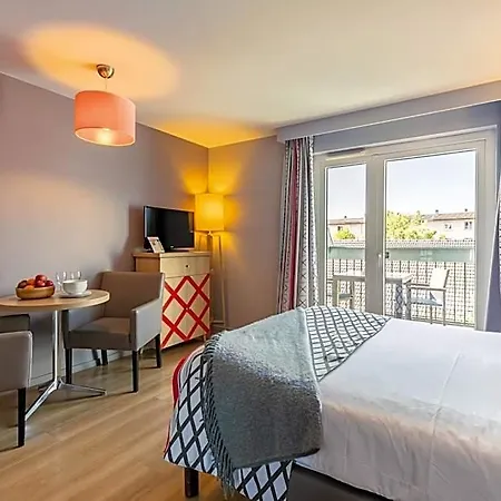 Pierre & La Petite Venise Lägenhetshotell 3*