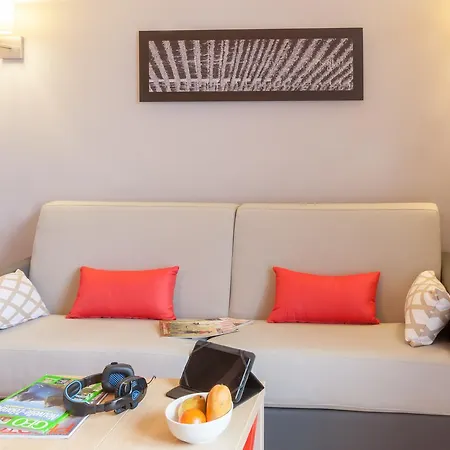 Pierre & La Petite Venise 公寓式酒店 3*