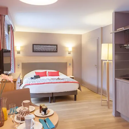 Pierre & La Petite Venise