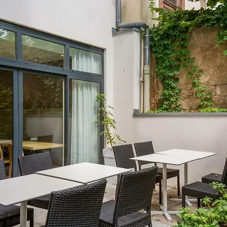 Pierre & La Petite Venise