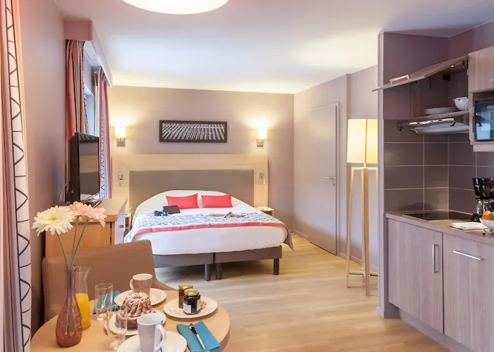 Pierre & La Petite Venise